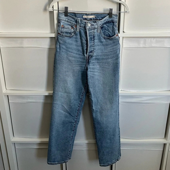 Levi’s Ribcage Straight Ankle Jeans - Picture 5 of 7